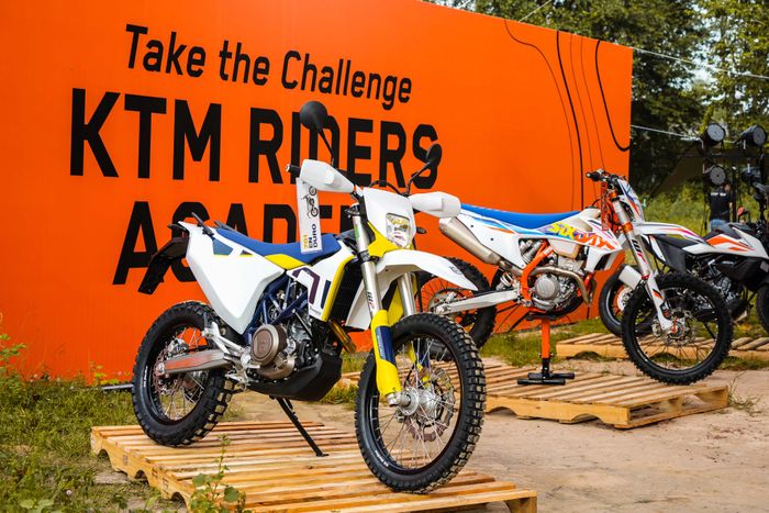 Biker Việt nỗ lực hết mình trong khóa huấn luyện KTM Riders Academy Husqvarna 701 Enduro và KTM 350 EXC-F Six Days.jpg